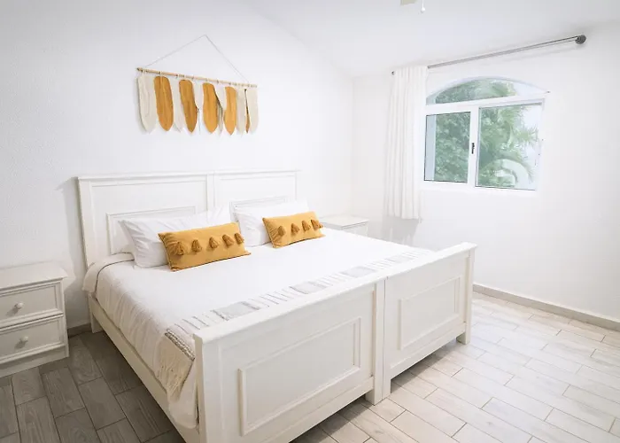 Apartment Boho Minimal 3-min Private Parking