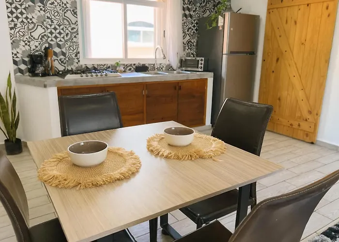 Boho Minimal 3-min Private Parking Apartment *